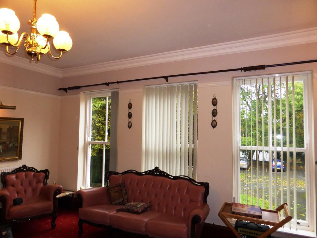 Old Vicarage Hotel Leeds  Exterior photo