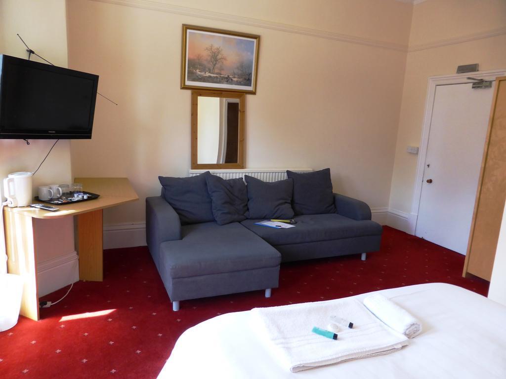 Old Vicarage Hotel Leeds  Room photo