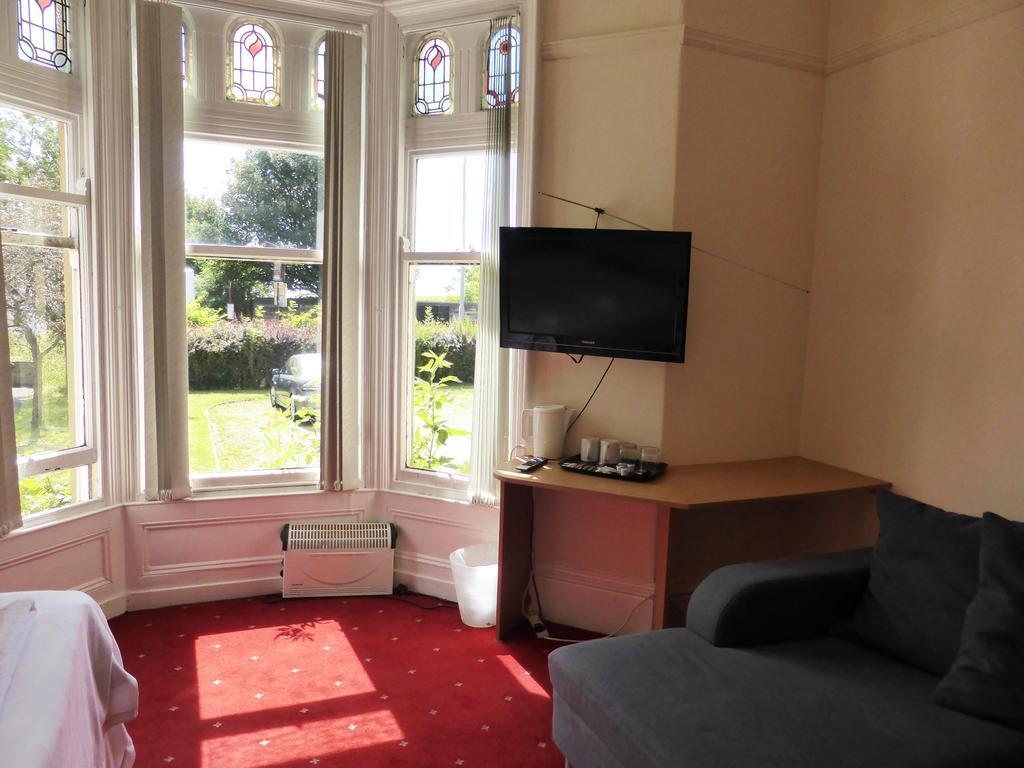 Old Vicarage Hotel Leeds  Room photo