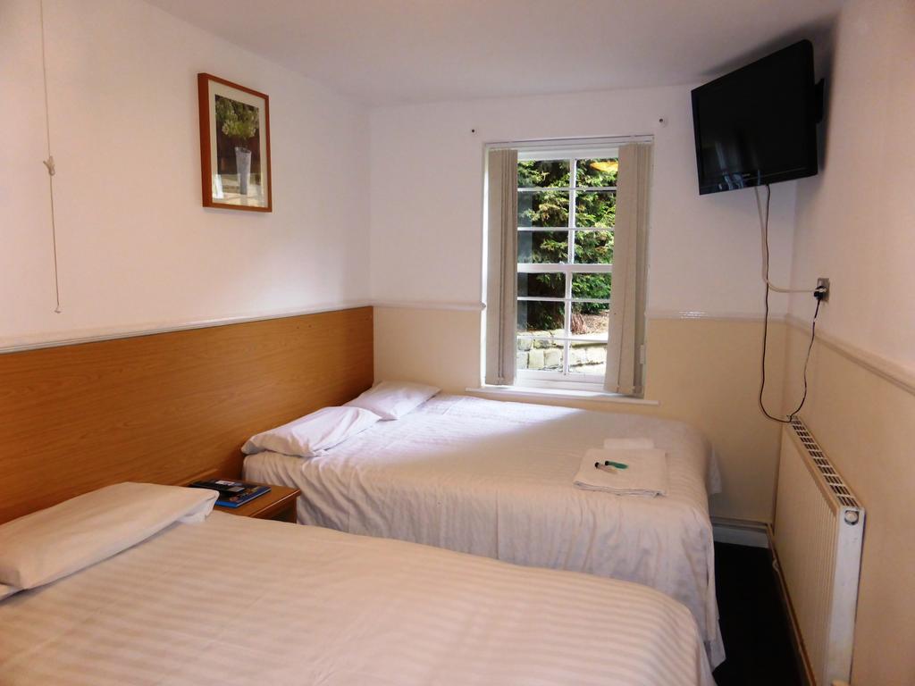Old Vicarage Hotel Leeds  Room photo